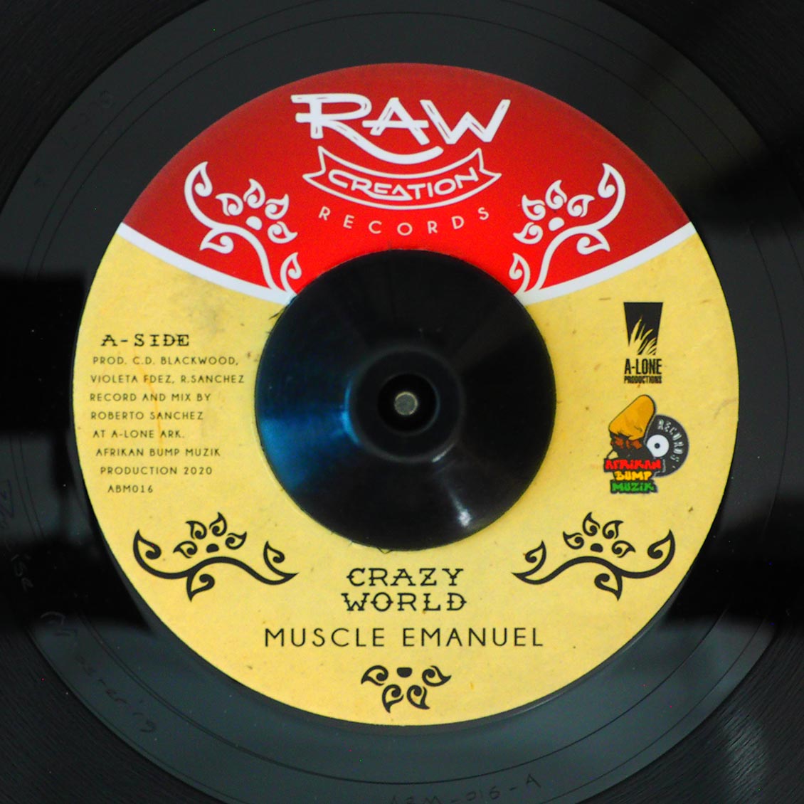 Muscle Emanuel Crazy World  /  Afrikan Bump, Lone Ark Riddim Force - Crazy Dub